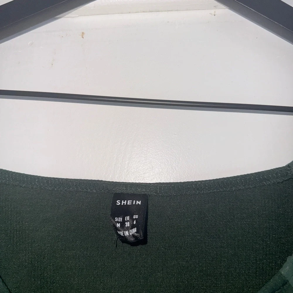 2/$15 SHEIN Green Ruched Crop Blouse Long Sleeve - Picture 2 of 4
